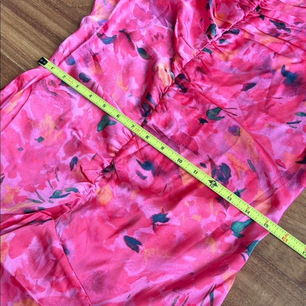 NWT floral handkerchief dress - Picture 11 of 15